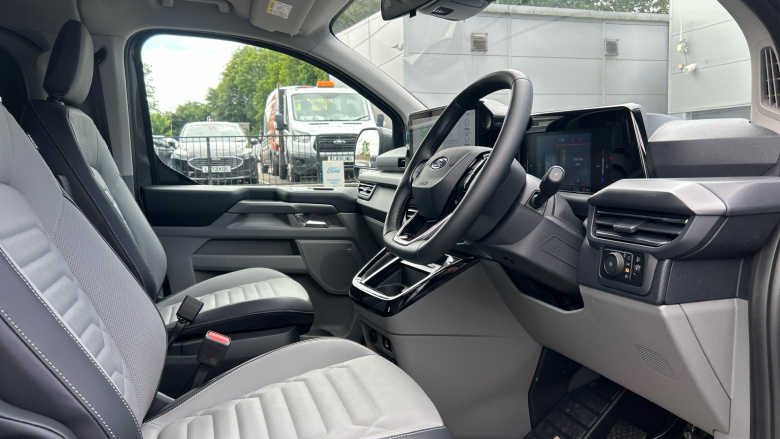 Ford Tourneo Custom 340 L1 Electric Rwd 160kW 65kWh H1 Titanium X 8 seater Auto